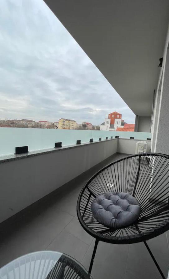 تيميشورا Apartamente Cu Un Dormitor المظهر الخارجي الصورة