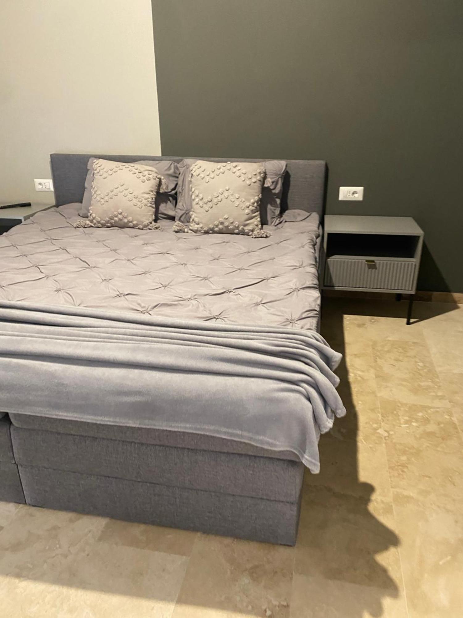 تيميشورا Apartamente Cu Un Dormitor المظهر الخارجي الصورة